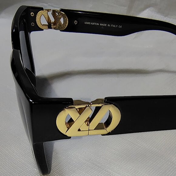 LOUIS VUITTON BRAND NEW BLACK SUNGLASSES WITH BLUEISH GRAY LENS -MADE IN ITALY - Picture 1 of 13